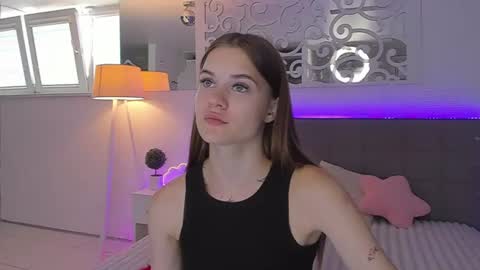 Snapshot of luisaclover chatting on July 2026 12:19:02 PM LuisaClover online show from July 2026 12:19:02 PM