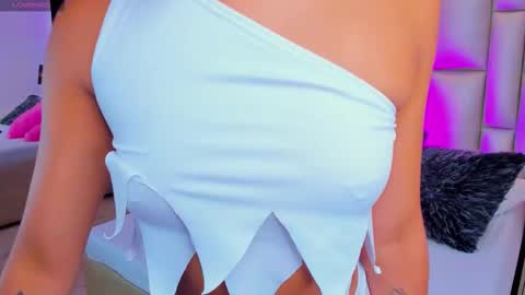 Luisa  online show from October 2025 03:35:02 PM