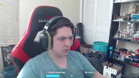 Luisdiaztube online show from September 2025 05:01:02 PM