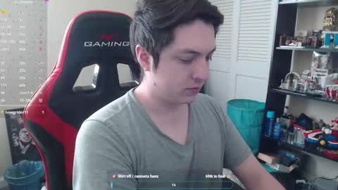 Luisdiaztube online show from September 2025 04:40:01 PM