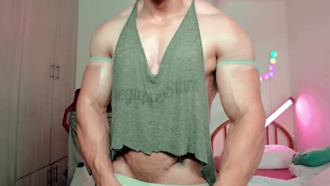 Snapshot of luisfernikesportboy chatting on December 2024 03:33:02 PM Luis Fer PVT IS OPEN online show from December 2024 03:33:02 PM