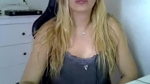 Snapshot of luizacandy chatting on October 2025 04:31:02 PM luizacandy online show from October 2025 04:31:02 PM