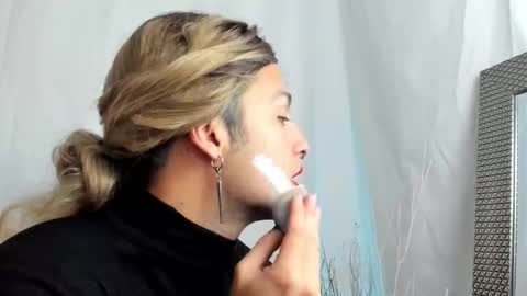 Luka Castillo online show from October 2025 10:00:01 PM