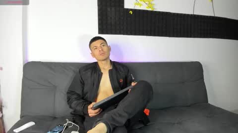 lukas corredor online show from September 2025 05:13:02 PM