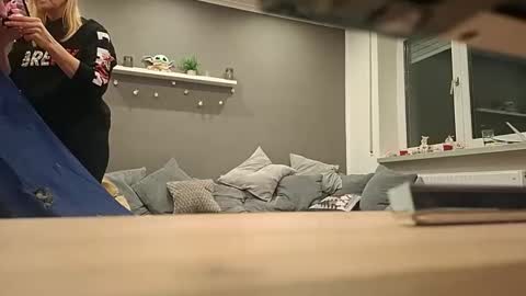 lukasschoetz online show from November 2025 04:40:02 PM