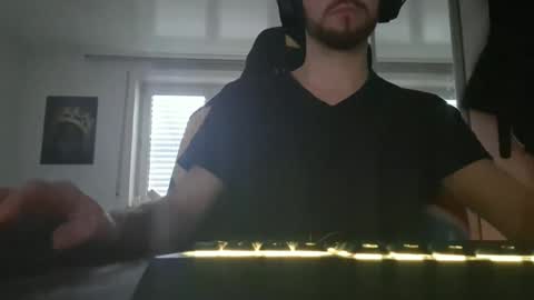 lukasschoetz online show from February 2026 01:29:02 PM