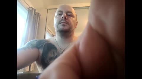 lukasz1808 online show from April 2026 06:27:02 PM