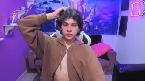 Snapshot of luke_howland chatting on December 2024 01:05:02 PM Luke online show from December 2024 01:05:02 PM