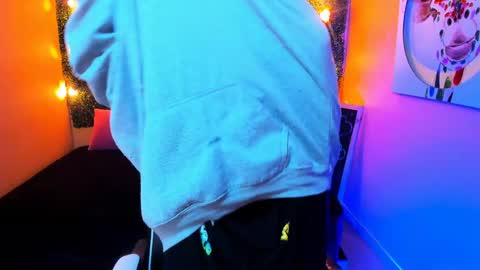 Snapshot of luke_howland chatting on January 2025 08:15:02 PM Luke online show from January 2025 08:15:02 PM