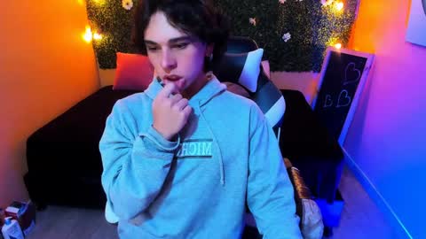 Snapshot of luke_howland chatting on January 2025 11:17:01 PM Luke online show from January 2025 11:17:01 PM