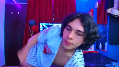 Snapshot of luke_howland chatting on March 2025 03:32:01 AM Luke online show from March 2025 03:32:01 AM