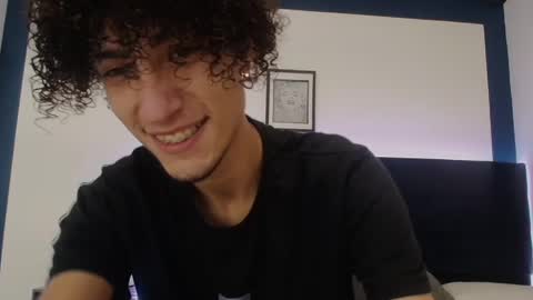 Snapshot of lukeaaron_ chatting on December 2024 03:15:02 AM Luke online show from December 2024 03:15:02 AM