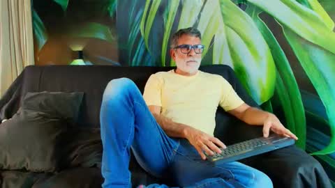 Luke Crews online show from February 2026 08:40:02 PM