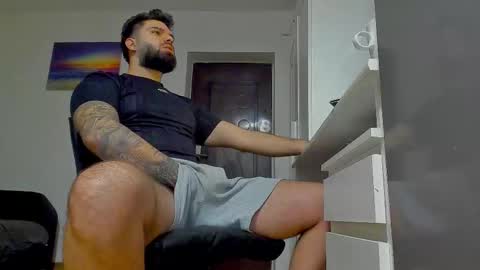 Snapshot of lukedenver chatting on December 2025 06:33:01 AM Luke online show from December 2025 06:33:01 AM