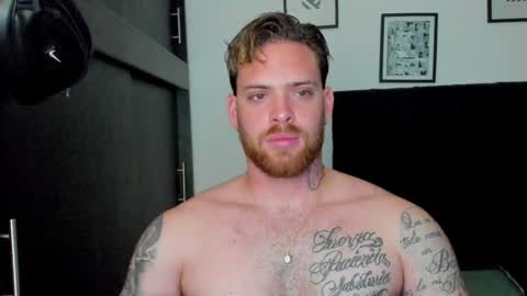 Snapshot of lukeglanton17 chatting on January 2025 04:00:02 AM Luke online show from January 2025 04:00:02 AM