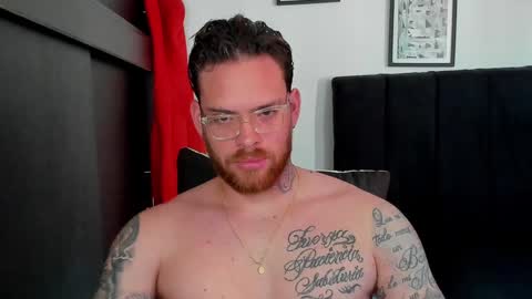 Snapshot of lukeglanton17 chatting on January 2025 07:28:02 PM Luke online show from January 2025 07:28:02 PM