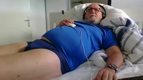 Snapshot of luley58 chatting on January 2025 09:23:02 AM luley58 online show from January 2025 09:23:02 AM