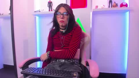 Snapshot of lullaby_charade chatting on November 2025 12:15:01 PM Cookie online show from November 2025 12:15:01 PM