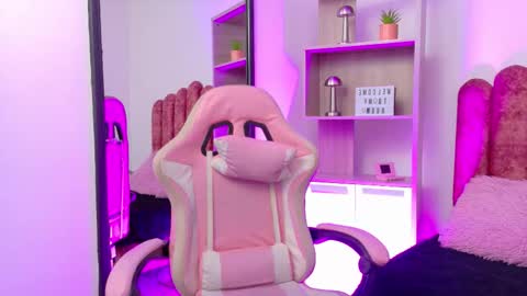 Snapshot of lullaby_charade chatting on December 2025 12:42:02 PM Cookie online show from December 2025 12:42:02 PM