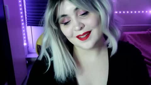 lulovia online show from March 2026 10:03:02 PM