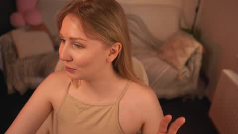 Snapshot of lulu_lovett chatting on February 2025 01:39:02 PM lulu_lovett online show from February 2025 01:39:02 PM