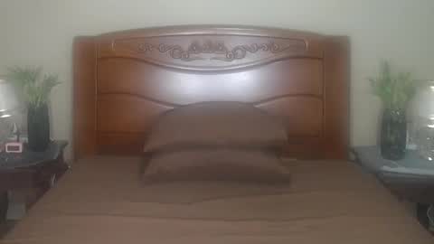 Snapshot of lulu_wild chatting on November 2025 09:43:01 AM lulu_wild online show from November 2025 09:43:01 AM