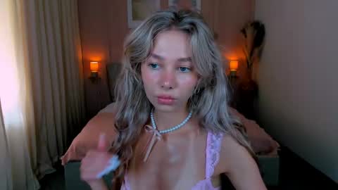 Snapshot of lulualise chatting on May 2026 01:18:02 PM Alise online show from May 2026 01:18:02 PM