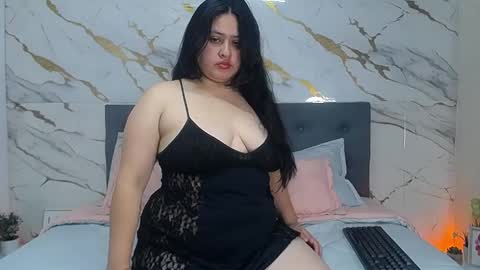luluu_17_ online show from May 2026 02:01:02 PM