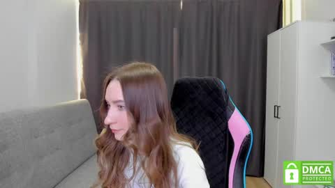 Naya online show from April 2026 01:14:02 PM