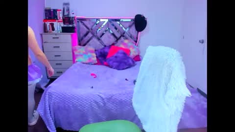 luna_analya online show from October 2025 04:06:02 PM