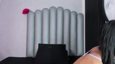luna_bella_23 online show from May 2026 03:24:01 AM