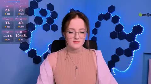 luna_berryy online show from December 2025 09:32:02 PM