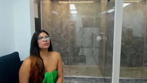 Snapshot of luna_dumont chatting on February 2025 11:25:02 AM luna online show from February 2025 11:25:02 AM