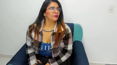 Snapshot of luna_dumont chatting on February 2025 11:21:01 AM luna online show from February 2025 11:21:01 AM