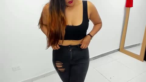 Snapshot of luna_dumont chatting on February 2025 02:23:01 PM luna online show from February 2025 02:23:01 PM