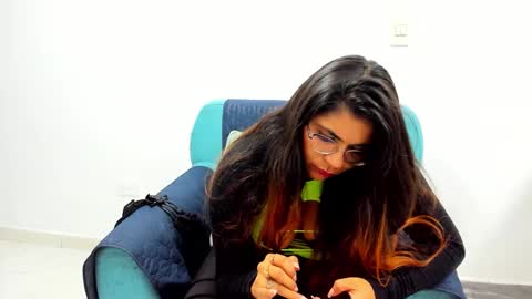 Snapshot of luna_dumont chatting on February 2025 02:27:02 PM luna online show from February 2025 02:27:02 PM