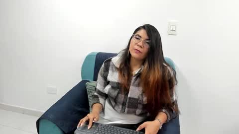 Snapshot of luna_dumont chatting on March 2025 11:25:02 AM luna online show from March 2025 11:25:02 AM