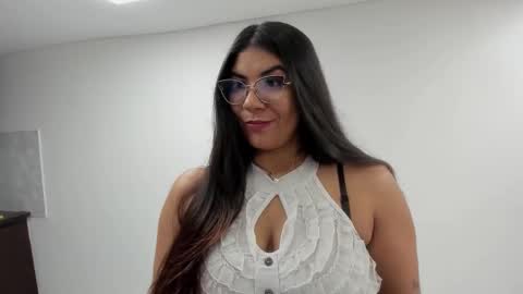 Snapshot of luna_dumont chatting on October 2025 11:29:02 AM luna online show from October 2025 11:29:02 AM