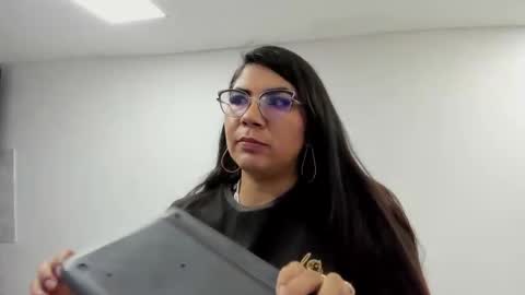 Snapshot of luna_dumont chatting on October 2025 11:05:01 AM luna online show from October 2025 11:05:01 AM