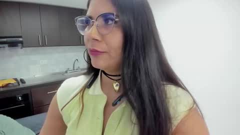 Snapshot of luna_dumont chatting on November 2025 10:58:02 AM luna online show from November 2025 10:58:02 AM