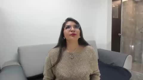 Snapshot of luna_dumont chatting on December 2025 11:19:01 AM luna online show from December 2025 11:19:01 AM