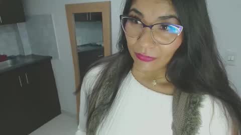 luna  online show from April 2026 10:56:01 AM