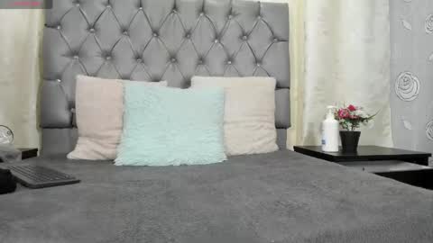 Luna Eva online show from April 2026 02:15:02 PM