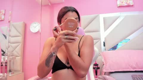 luna_hix online show from May 2026 03:03:01 AM