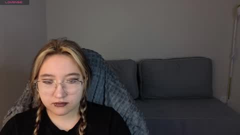 Luna Host online show from April 2026 02:01:01 AM