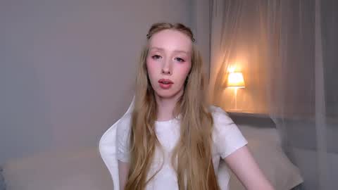 Luna online show from May 2026 10:49:01 PM
