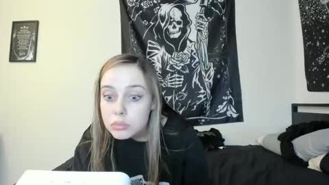 Snapshot of luna_lovelyy chatting on November 2025 01:39:02 AM Luna online show from November 2025 01:39:02 AM