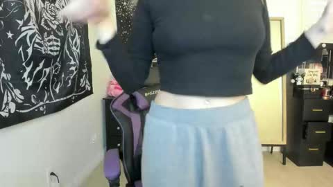 Snapshot of luna_lovelyy chatting on November 2025 12:22:01 AM Luna online show from November 2025 12:22:01 AM