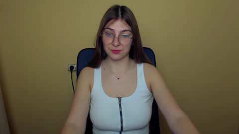 Luna online show from November 2025 08:57:02 AM