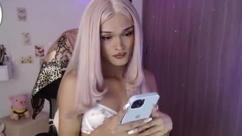 Luna online show from February 2026 11:14:01 PM